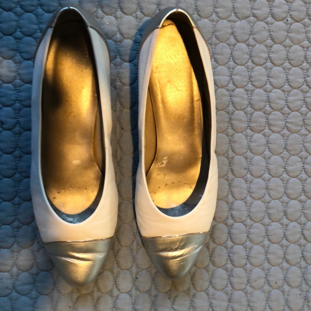 Selby Vintage White and Silver Wedges size 8C